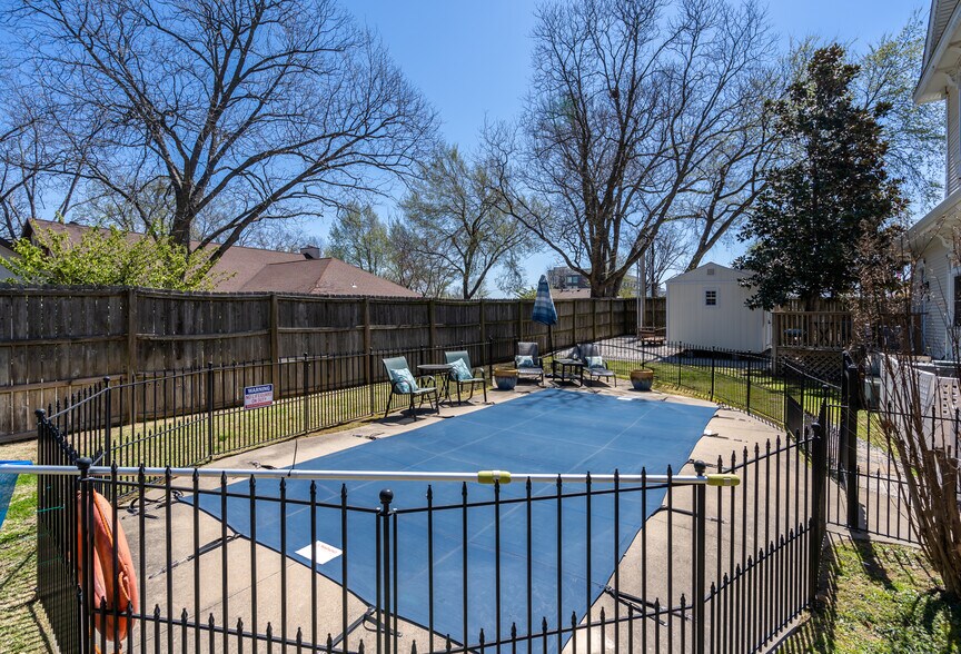 More Photos Of 306 N Main St, Bentonville Hospitality For Sale