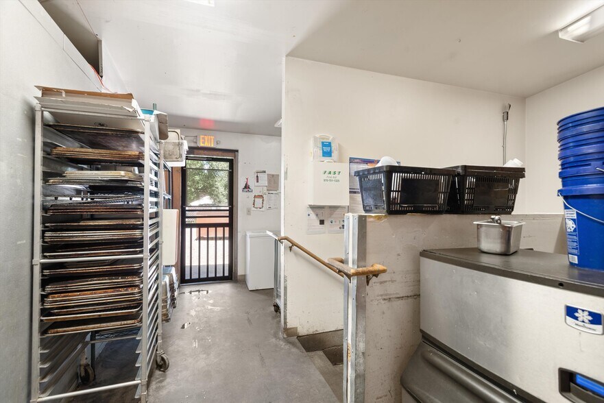 More Photos Of 335 Main St, Carbondale General Retail For Sale