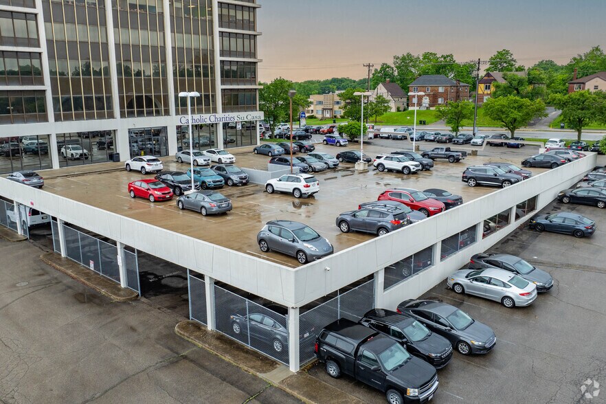 More Photos Of 7162 Reading Rd, Cincinnati Medical For Lease