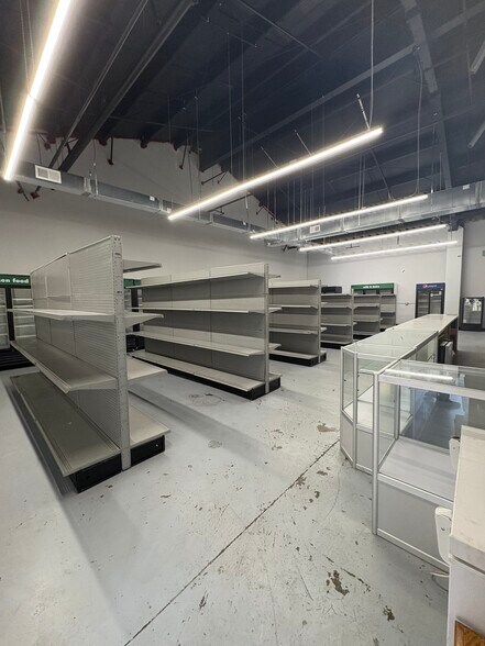 More Photos Of 4405 Chambers Rd, Denver General Retail For Sale
