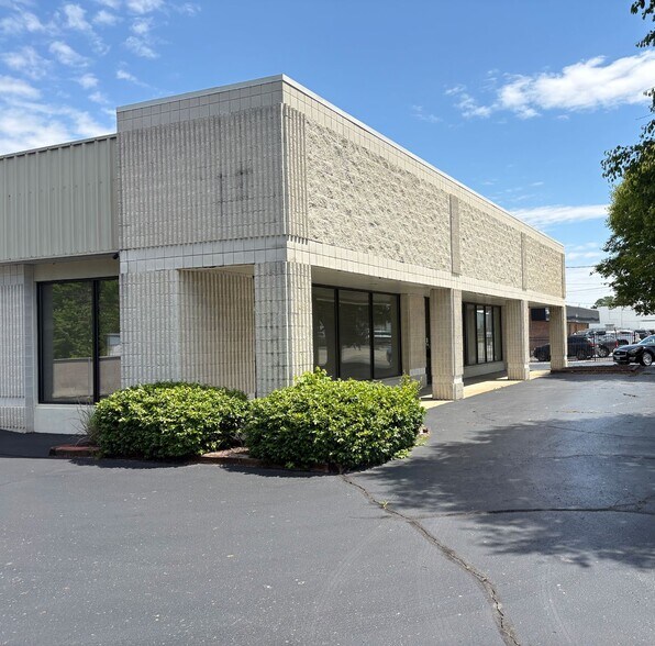 More Photos Of 1225 W Main St, Wilmington Warehouse For Sale