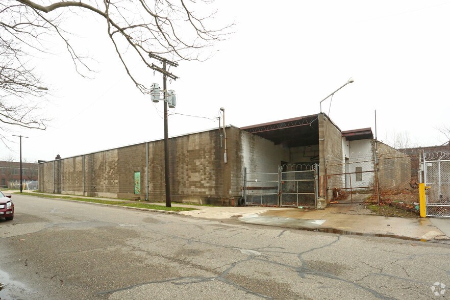 More Photos Of 14414 Dexter Ave, Detroit Warehouse For Sale