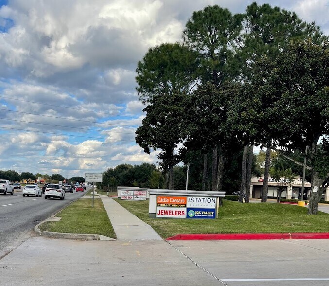 More Photos Of 8604-8686 N Hwy 6, Houston Unknown For Lease