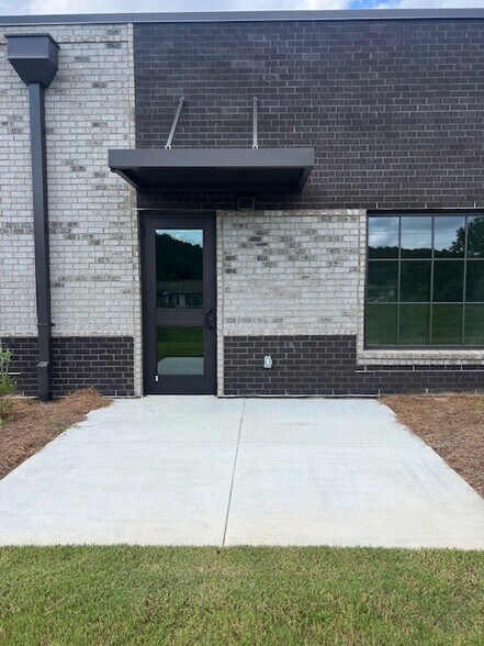 More Photos Of 54 Club Forest Rd, Dawsonville Office For Sale
