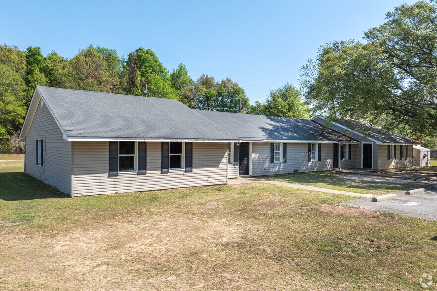 More Photos Of 1008 Blakely Ct, Albany Multifamily For Sale