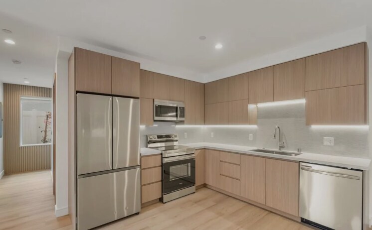 More Photos Of 11025 Blix St, North Hollywood Apartments For Sale