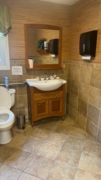 More Photos Of 569 Main St, Monroe Office For Lease