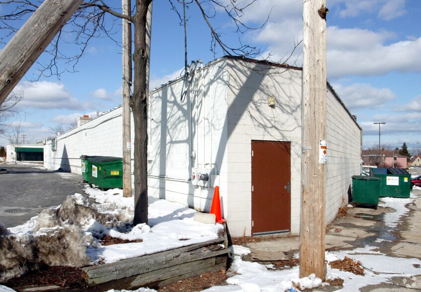 More Photos Of 9115 W Oklahoma Ave, Milwaukee Storefront Retail Office For Lease