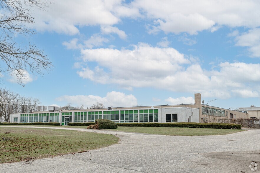 More Photos Of 135 Baylis Rd, Melville Manufacturing For Lease
