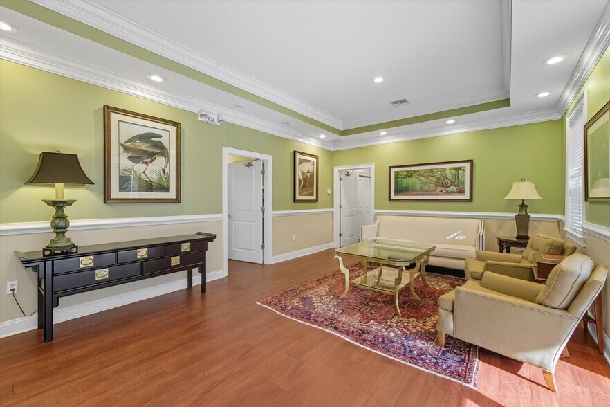 More Photos Of 2565 Barrington Cir, Tallahassee Office For Sale