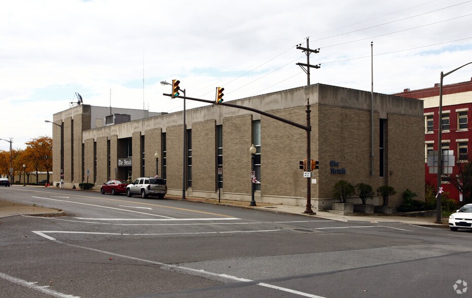 Primary Photo Of 52 S Dock St, Sharon Office For Sale
