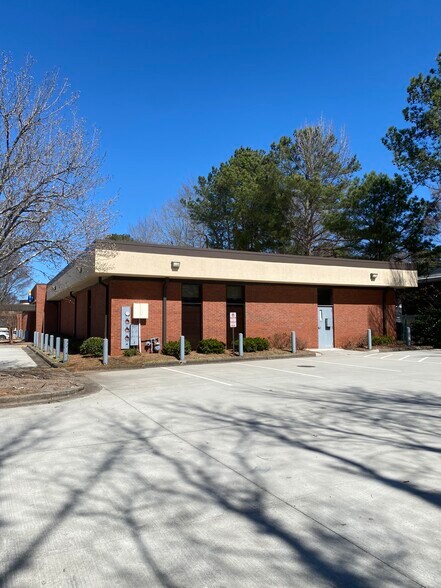 More Photos Of 3885 Medical Park Dr, Austell Medical For Lease