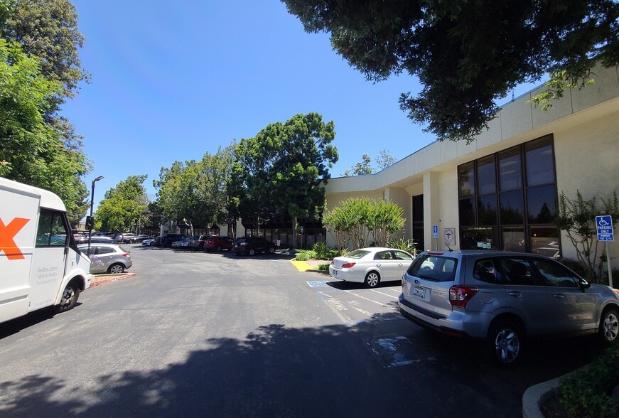 More Photos Of 2542 S Bascom Ave, Campbell Office For Lease