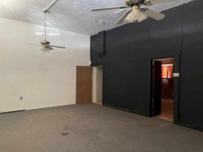 More Photos Of 256-260 W Pine St, Exeter Freestanding For Sale