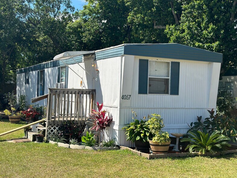 More Photos Of 6065 Bay Ave, Highland City Manufactured Housing Mobile Home Park For Sale