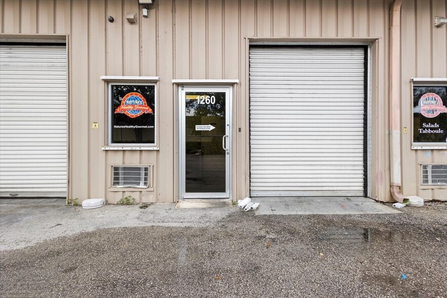 More Photos Of 1250-1264 SW Biltmore St, Port Saint Lucie Warehouse For Sale