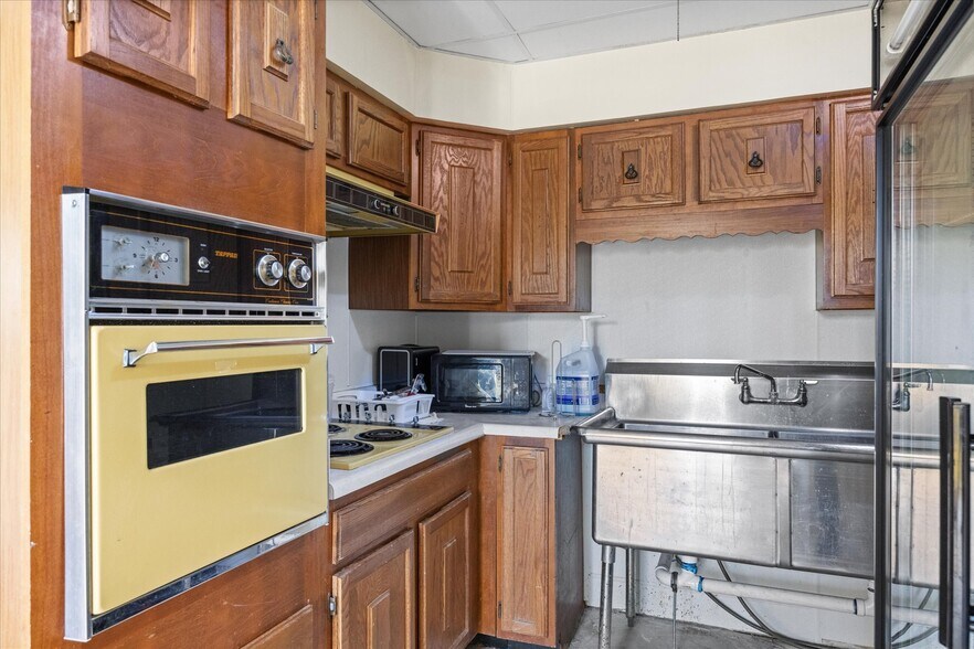 More Photos Of 6605 Dan Danciger Rd, Fort Worth Office For Sale