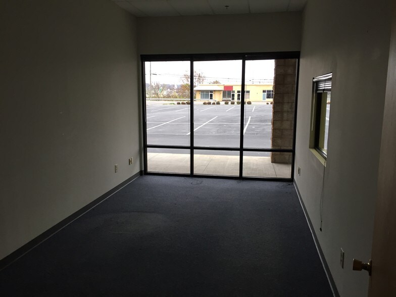 More Photos Of 935 Wilcox Ct, Kingsport Unknown For Lease