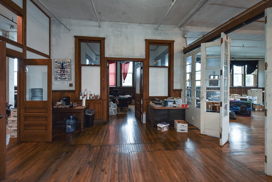 More Photos Of 4403 St Clair Ave, Cleveland Coworking Space