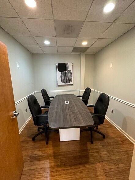 More Photos Of 4940 Hampden Ln, Bethesda Office For Lease
