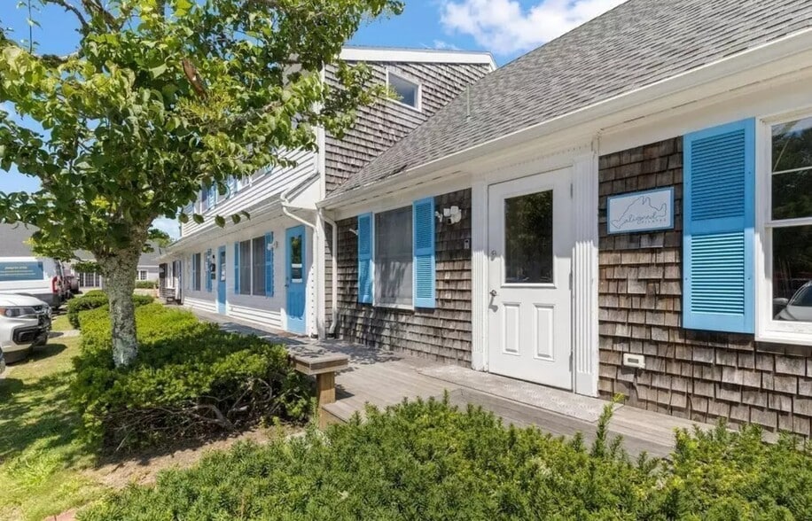 More Photos Of 258 Edgartown Vineyard Haven Rd, Edgartown Medical For Sale