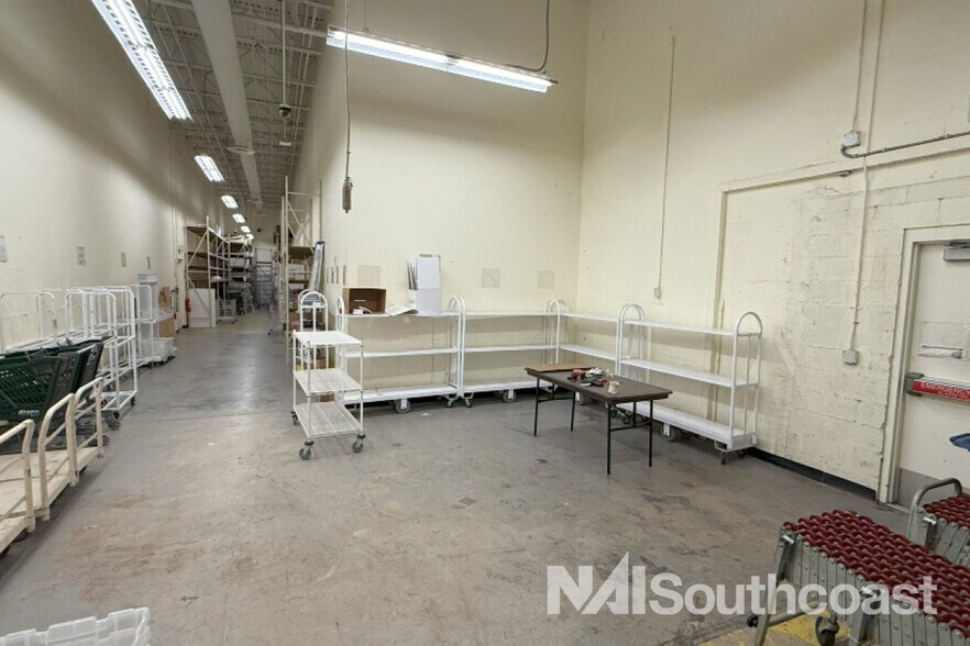 More Photos Of 3471-3631 NW Federal Hwy, Jensen Beach Storefront For Lease