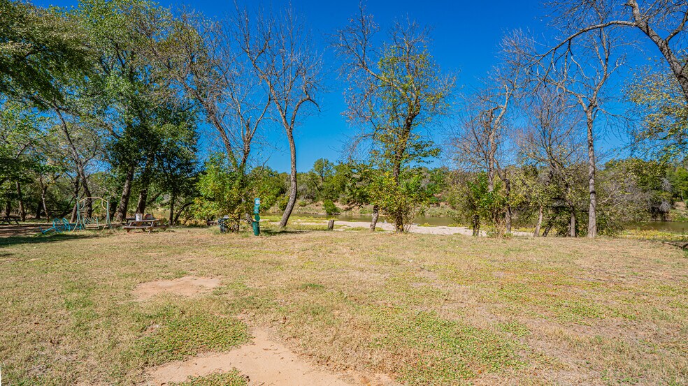 More Photos Of 1275-1299 Big Valley Cir, Lipan Trailer Camper Park For Sale