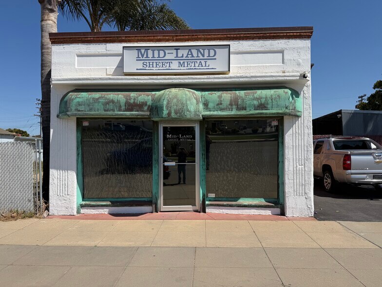 Primary Photo Of 125 E Fesler St, Santa Maria Service For Sale
