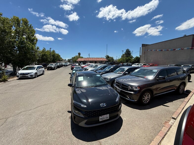 More Photos Of 450 W Grant Line Rd, Tracy Auto Dealership For Lease