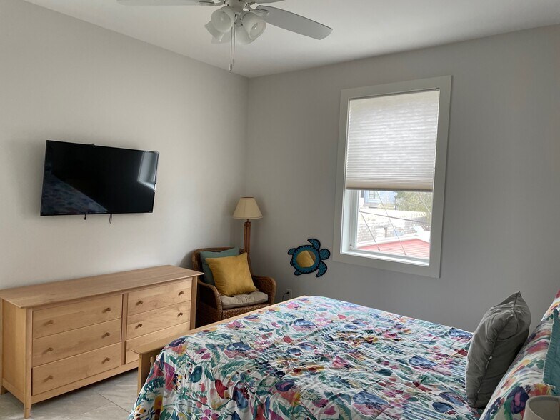 More Photos Of 300 Ash St, Fernandina Beach Storefront Retail Residential For Sale