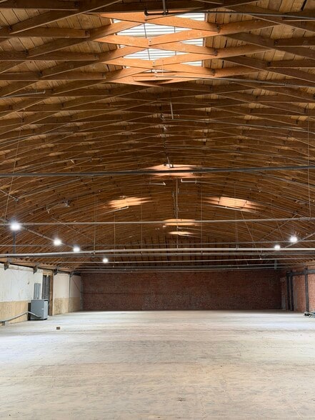 More Photos Of 8001 Beach St, Los Angeles Warehouse For Lease