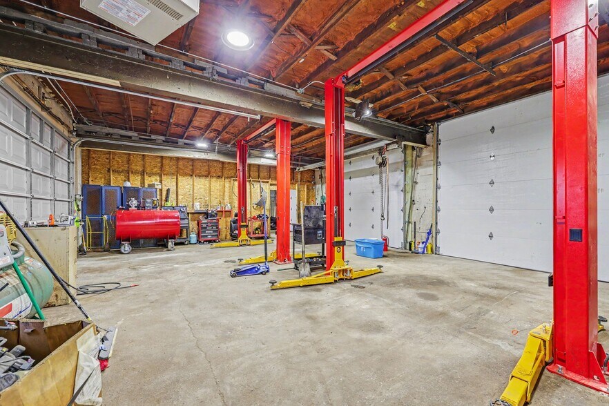 More Photos Of 2610 Imlay City Rd, Lapeer Auto Repair For Sale