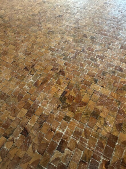 More Photos Of 219 E Washington Ave, Oshkosh Office For Sale