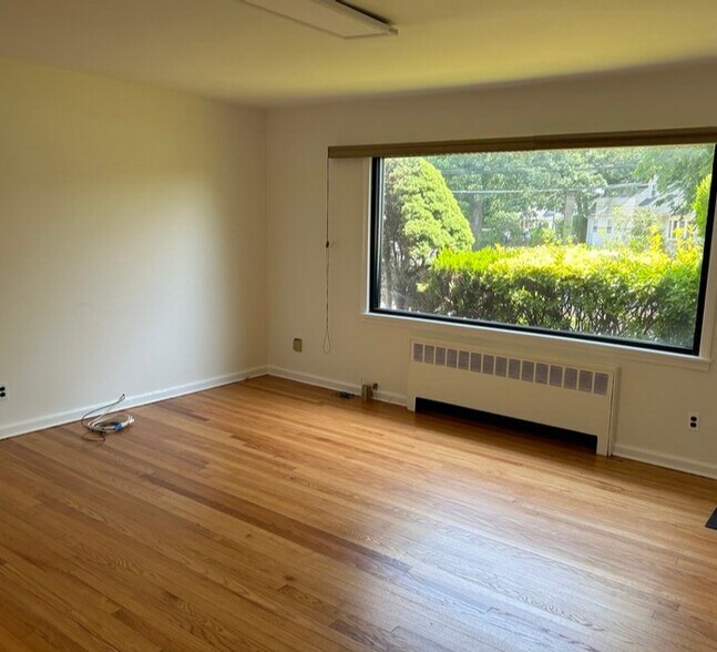 More Photos Of 2138 Wantagh Ave, Wantagh Office For Lease