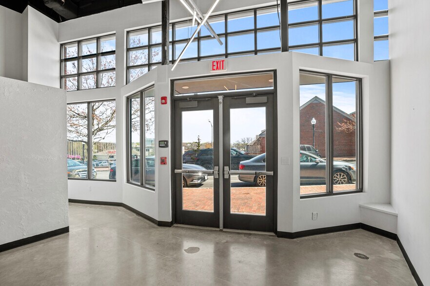 More Photos Of 206 Main St, Gloucester Apartments For Lease