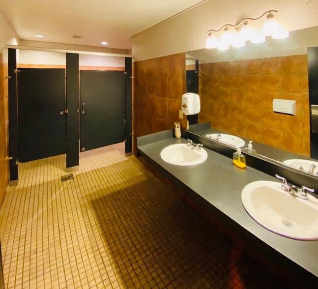 More Photos Of 2512 E Carson St, Pittsburgh Bar For Sale