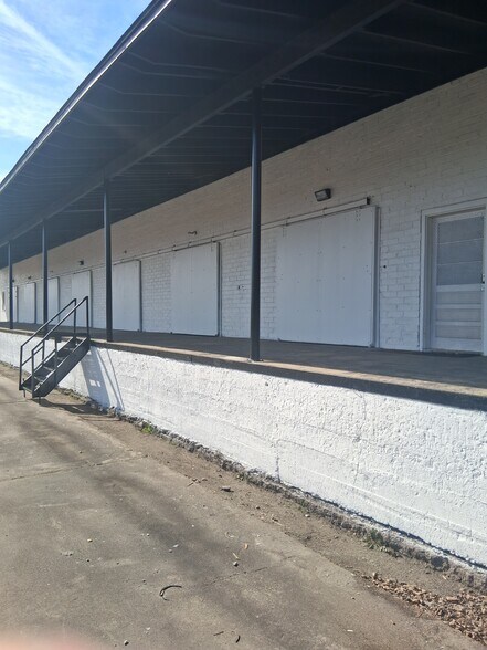 More Photos Of 4453 Broadway, Macon-Bibb Distribution For Lease