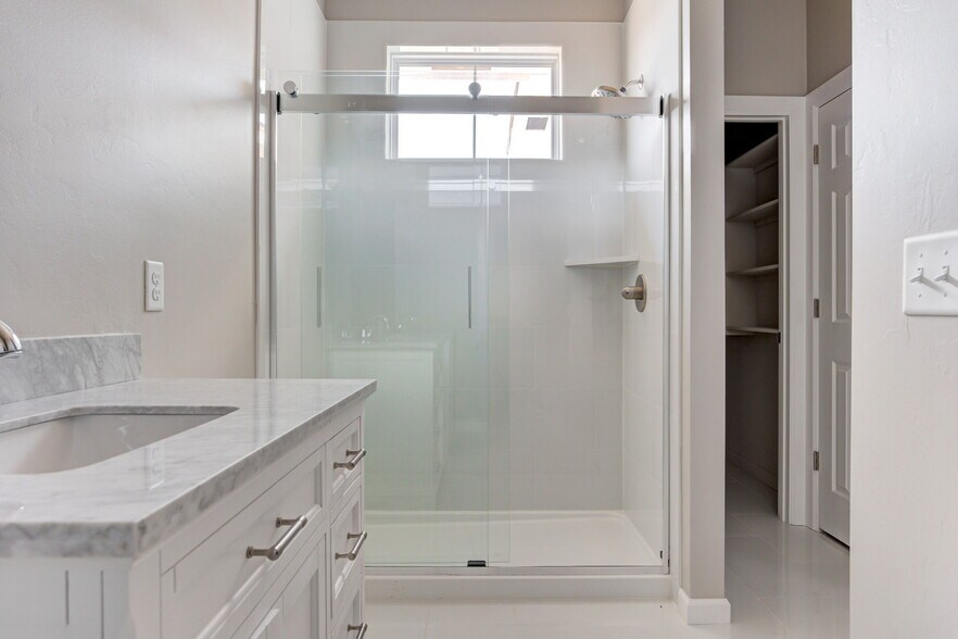 More Photos Of 12001 Rivers Trl, Oklahoma City Specialty For Sale