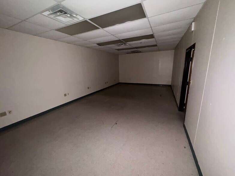 More Photos Of 14500 N Dallas Pky, Dallas Unknown For Lease