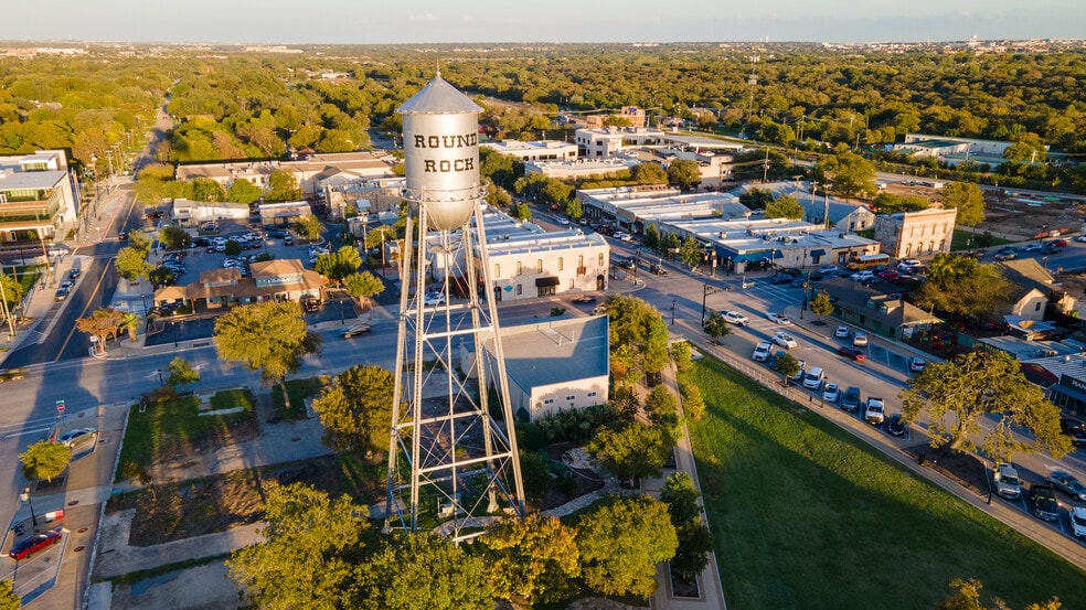 More Photos Of 411 W Main St, Round Rock Unknown For Lease