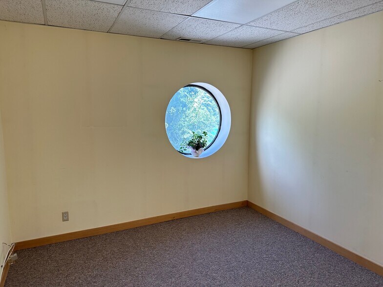 More Photos Of Putnam Offices, Norwalk Medical For Lease