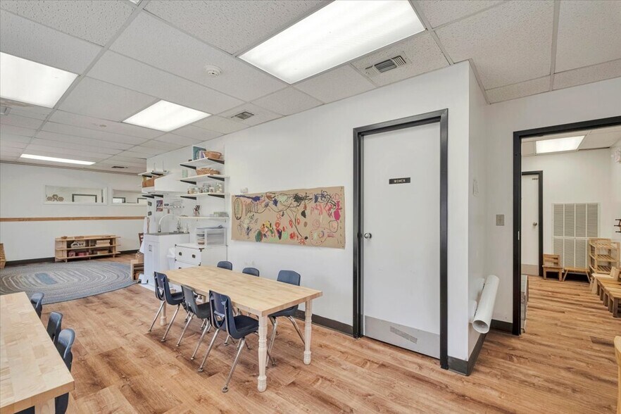 More Photos Of 4 Glenna Dr, Carmel Specialty For Sale