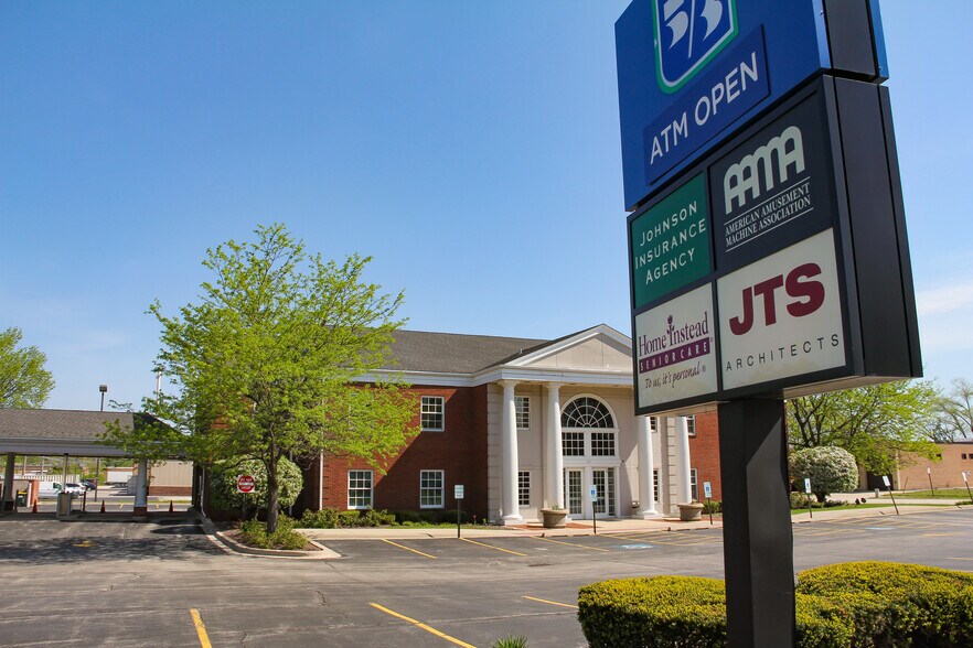 More Photos Of 450 E Higgins Rd, Elk Grove Village Coworking Space