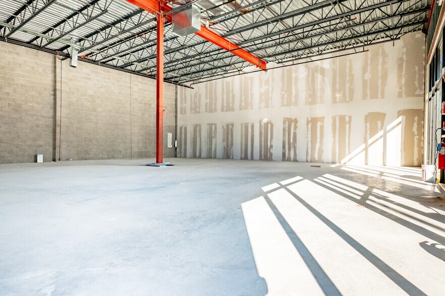 More Photos Of 383 N Bedford Rd, Mount Kisco Freestanding For Lease