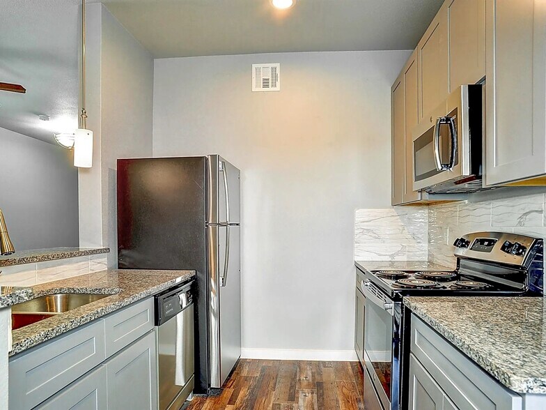 More Photos Of 1420 Park Pl, Sherman Apartments For Sale