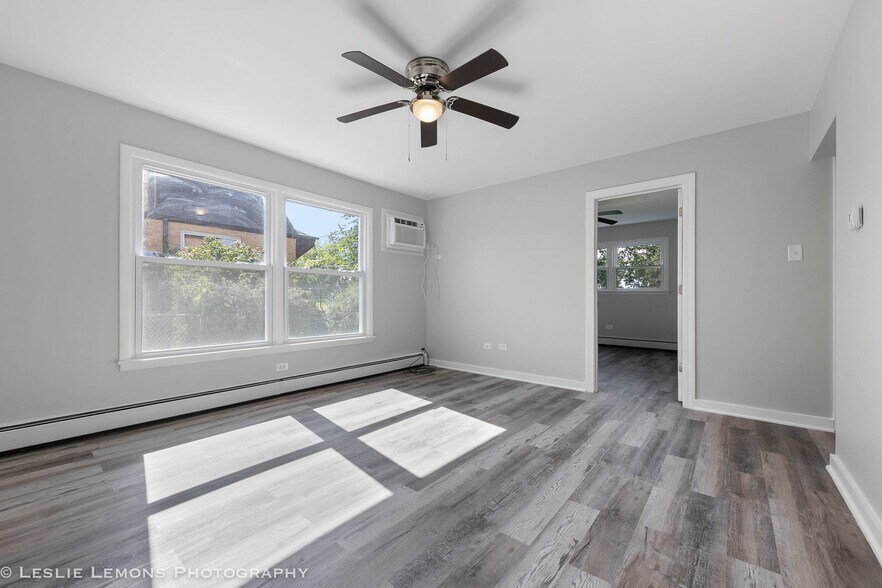 More Photos Of 7653 S Roberts Rd, Bridgeview Apartments For Sale
