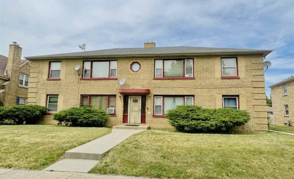 Primary Photo Of 4510 W Capitol Dr, Milwaukee Apartments For Sale