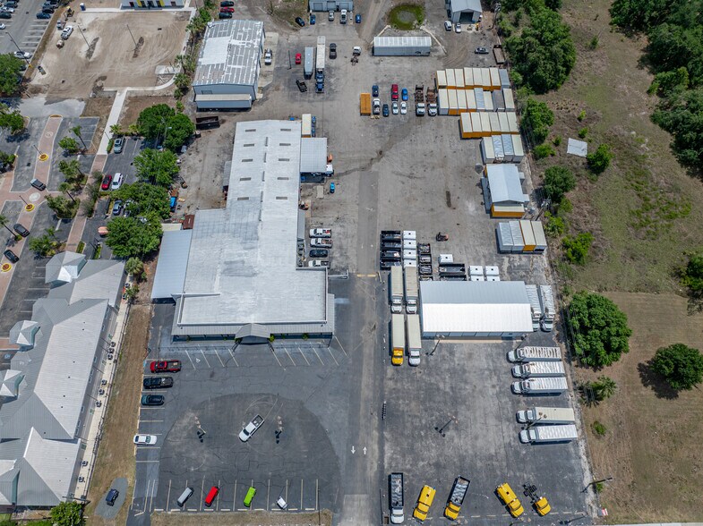 More Photos Of 2900 James L Redman Pky, Plant City Freestanding For Lease