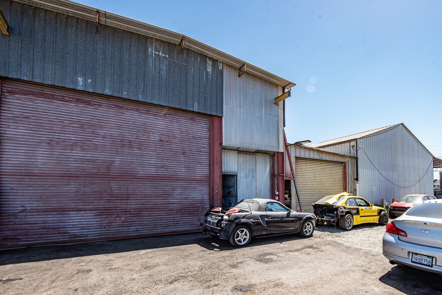 More Photos Of 1121-1135 Sweetwater Ln, Spring Valley Manufacturing For Lease