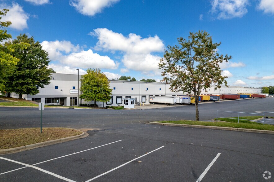 More Photos Of 11515 Nations Ford Rd, Pineville Warehouse For Lease